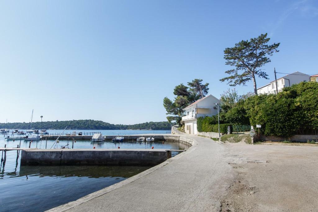 Apartmani Maris III Rab Town Luaran gambar